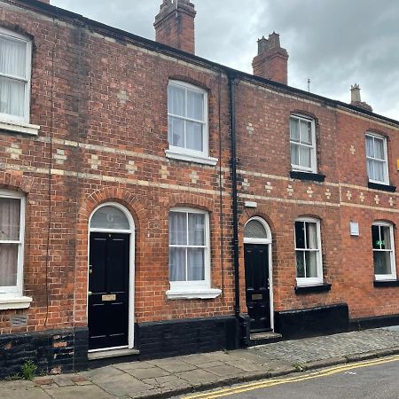 Chester Stays - Lovely 2 Bedroom House In The Heart Of Chester Bagian luar foto