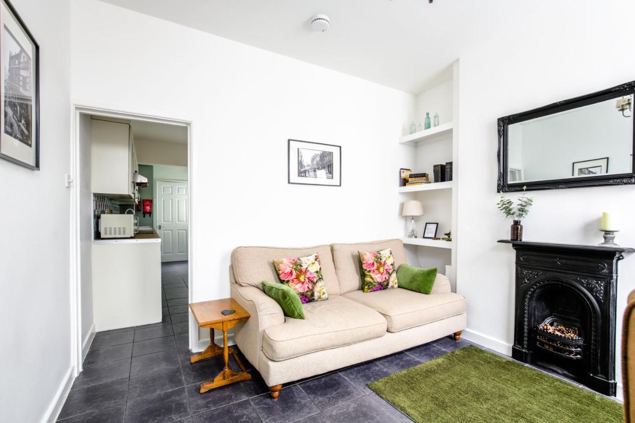 Chester Stays - Lovely 2 Bedroom House In The Heart Of Chester Bagian luar foto
