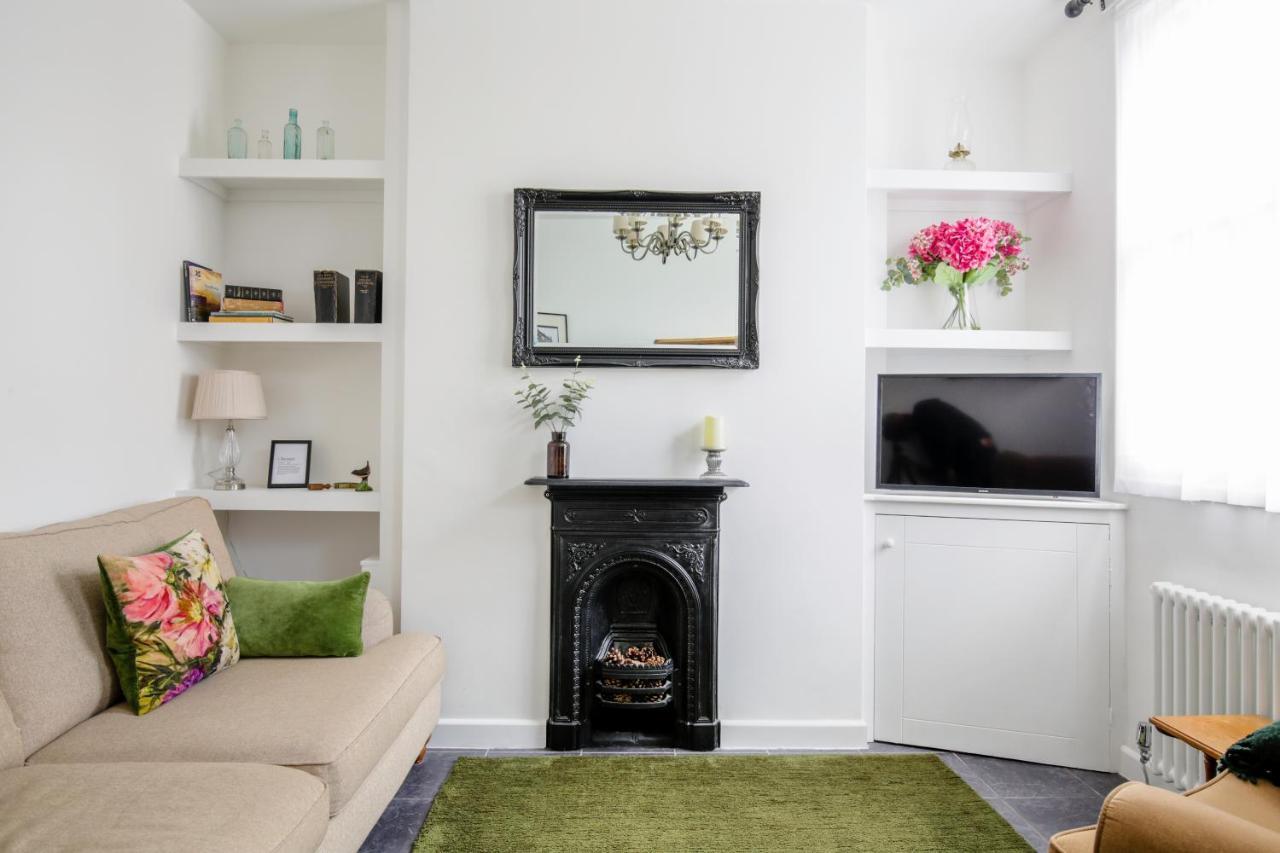 Chester Stays - Lovely 2 Bedroom House In The Heart Of Chester Bagian luar foto