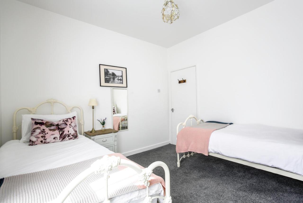 Chester Stays - Lovely 2 Bedroom House In The Heart Of Chester Bagian luar foto