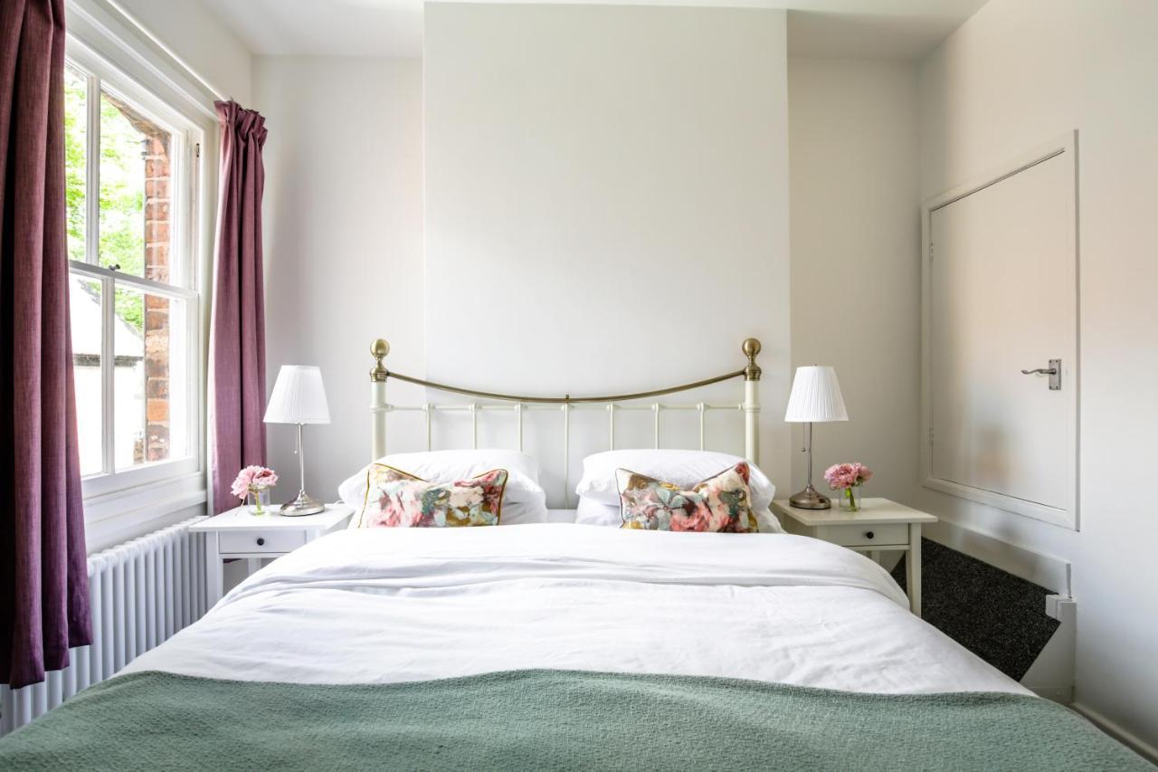 Chester Stays - Lovely 2 Bedroom House In The Heart Of Chester Bagian luar foto
